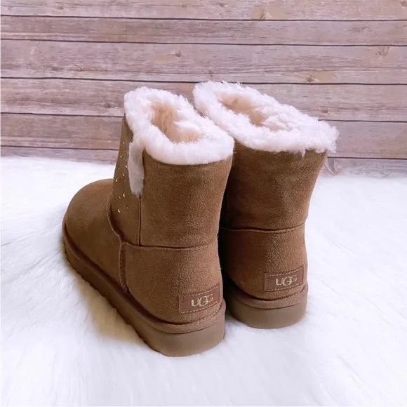 UGG Women’s Classic UGG Gem Mini Chestnut Suede Boots