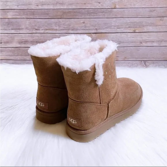 UGG Women’s Classic UGG Gem Mini Chestnut Suede Boots