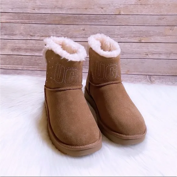 UGG Women’s Classic UGG Gem Mini Chestnut Suede Boots
