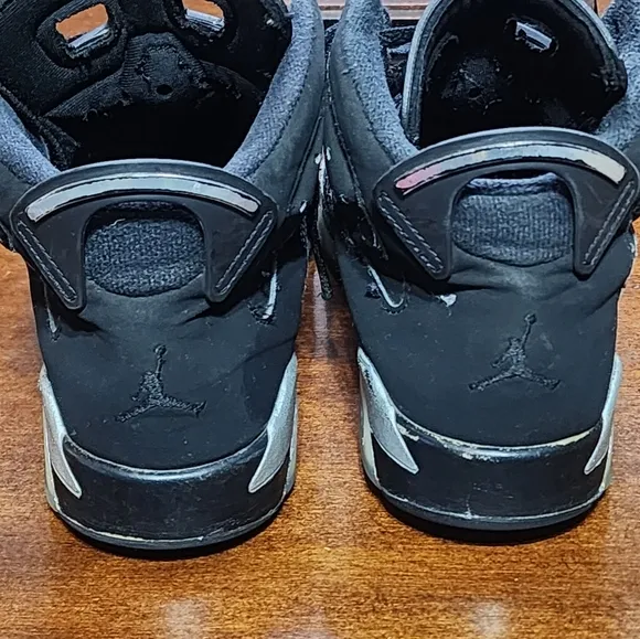 Used Youth Retro 6 Black Air Jordan Basketball Shoes Sz.5.5