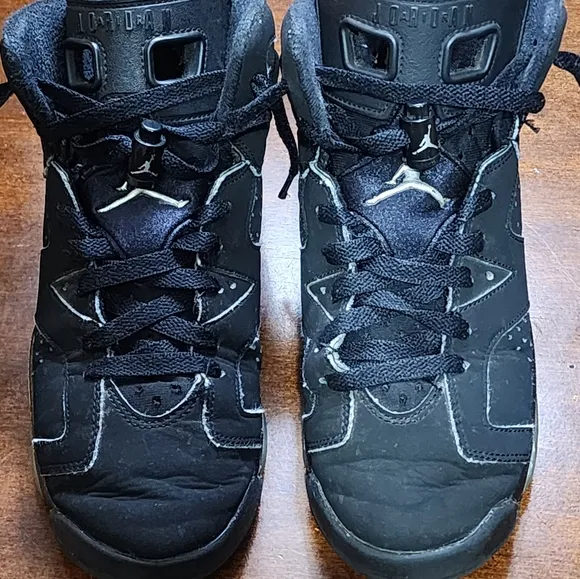 Used Youth Retro 6 Black Air Jordan Basketball Shoes Sz.5.5