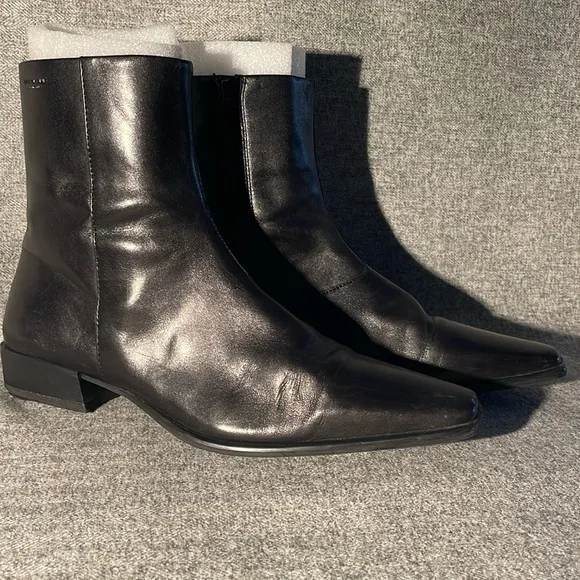 Vagabond Nella Pointed Toe Ankle Boots.