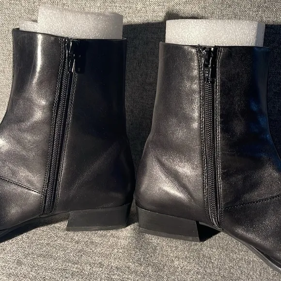 Vagabond Nella Pointed Toe Ankle Boots.