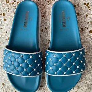 Valentino Garavani Rockstud Spike 37/7 NWT! Cerulean/Blue sandals/sludes Leather