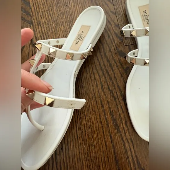 VALENTINO GARAVANI The Rockstud rubber sandals Sz 38 need repair