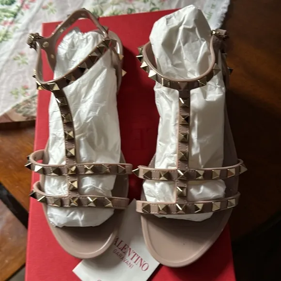Valentino rubber Beige Studded Sandal size37