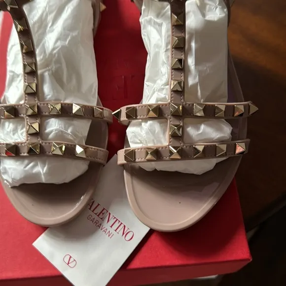 Valentino rubber Beige Studded Sandal size37