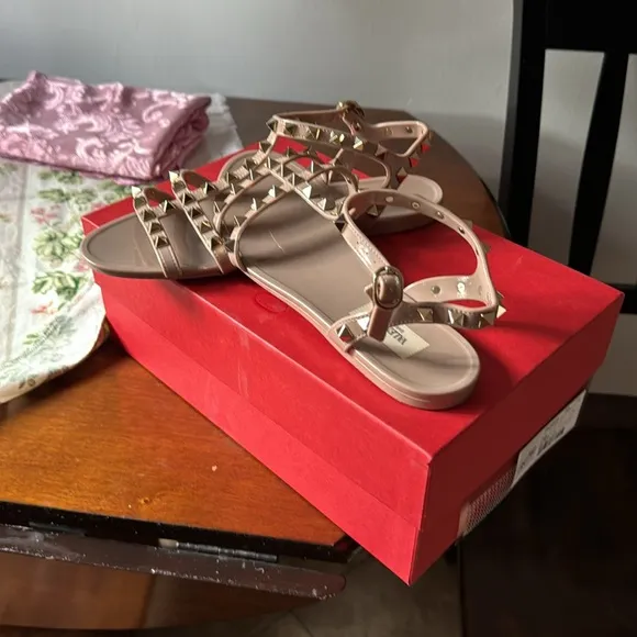 Valentino rubber Beige Studded Sandal size37