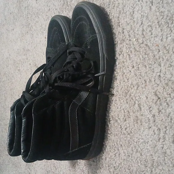 Vans black hi top skater unisex sneakers Sz 10.5 Mens   12 Womens  EUC