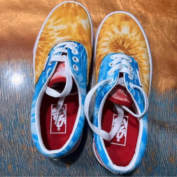 Vans era tie-dye low top sneakers size 1.5 red, white blue yellow