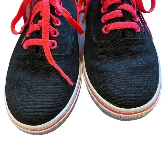 Vans Off The Wall Skater Sneakers Size 6 women/Size 4.5 Men, NWOT