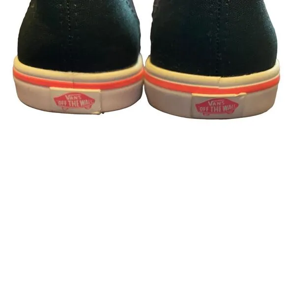 Vans Off The Wall Skater Sneakers Size 6 women/Size 4.5 Men, NWOT