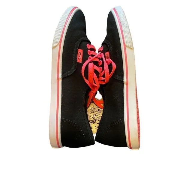 Vans Off The Wall Skater Sneakers Size 6 women/Size 4.5 Men, NWOT