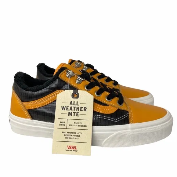 Vans Old Skool MTE Apricot / Black Sneakers