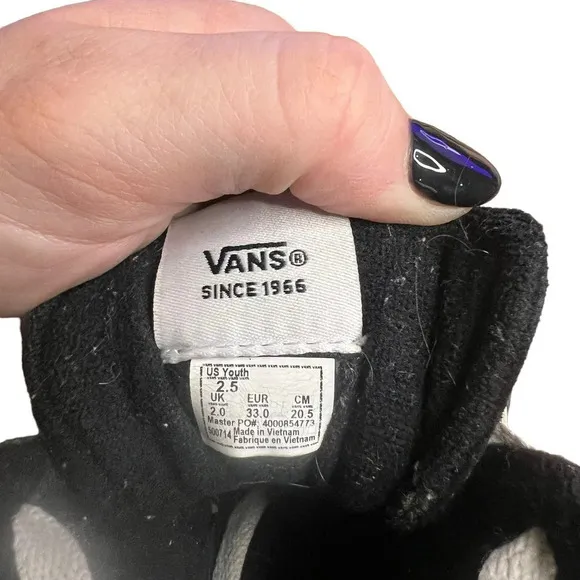 Vans SK8-Hi Black &amp; White High Top Suede Sneakers Kids Size 2.5