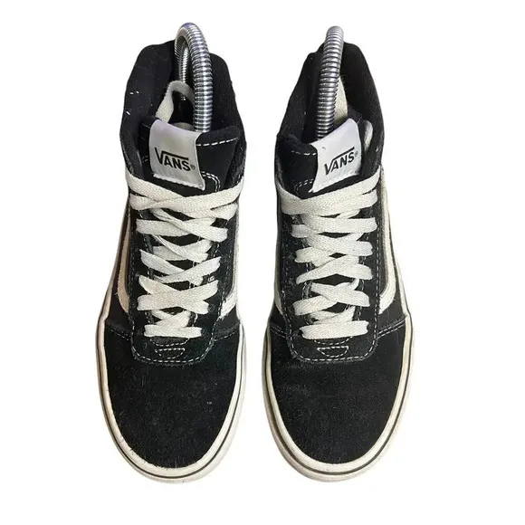 Vans SK8-Hi Black &amp; White High Top Suede Sneakers Men’s 6.0 / Women’s 7.5
