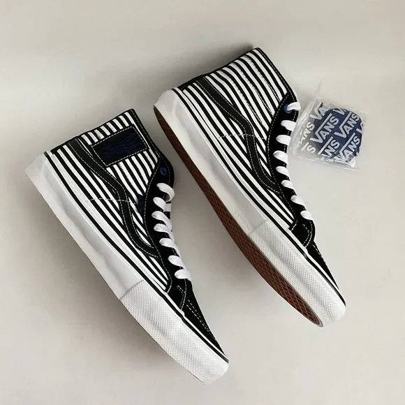 VANS Sk8-Hi  Sneakers Men Size 10 Black White Decon Breana Geering Skeletal Hand
