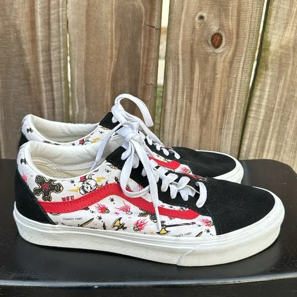 VANS X Stranger Things Old Skool lace up sneakers, size 8M/9.5W