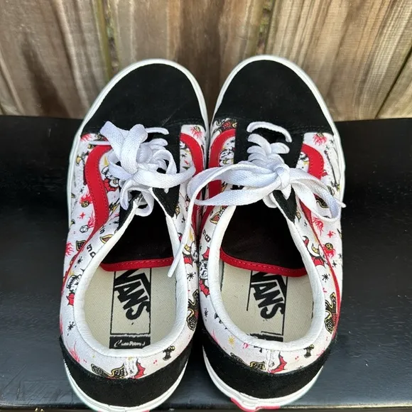 VANS X Stranger Things Old Skool lace up sneakers, size 8M/9.5W