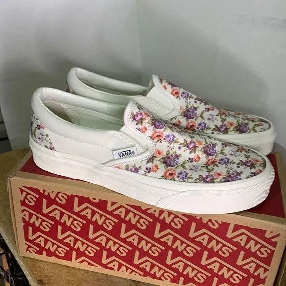 Vans classic slip on sneaker.‎ Skater vintage floral marshmallo rose