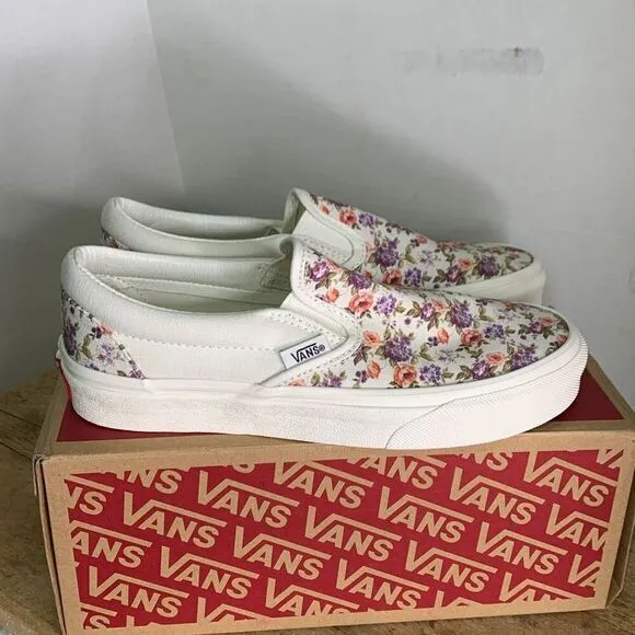Vans classic slip on sneaker.‎ Skater vintage floral marshmallo rose