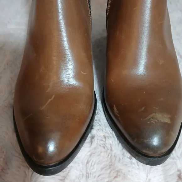 Vero Cuoio Brown Heeled Boots with Leather Finish