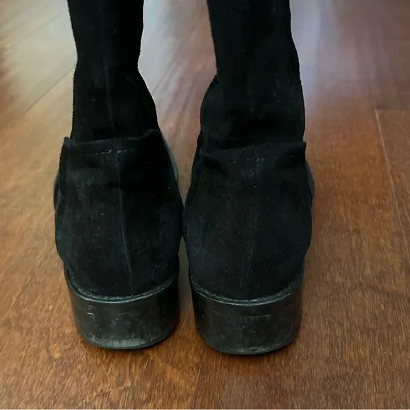 Vero Cuoio Classic Italian Knee-High Boots, Black Suede, Quiet Luxury, Size 8