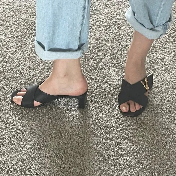 Versace Virtus Black leather Sandals. Size US 8.5, EU 38.5