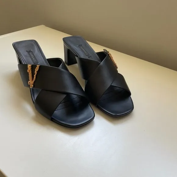 Versace Virtus Black leather Sandals. Size US 8.5, EU 38.5
