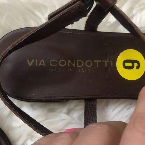 VIA CONDOTTI Brown Leather Sandals
