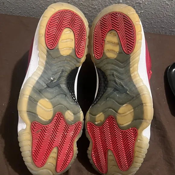 Vibrant Red Basketball Sneakers Nike Retro Air Jordan 11 Win like 92
