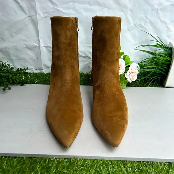 Vince Billy Suede Ankle Boot Color: Elm Wood women size 8 gently used