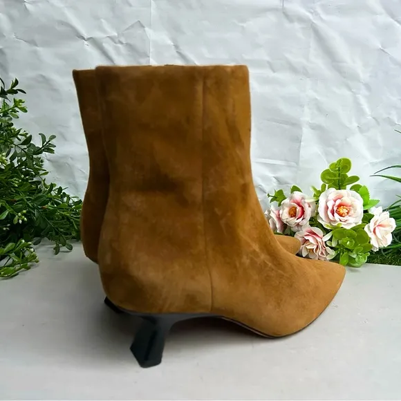 Vince Billy Suede Ankle Boot Color: Elm Wood women size 8 gently used