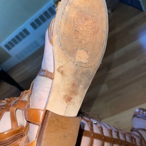 VINCE CAMUTO Brown Lace Up Gladiator Sandals VINCE CAMUTO Gladiator Sand…