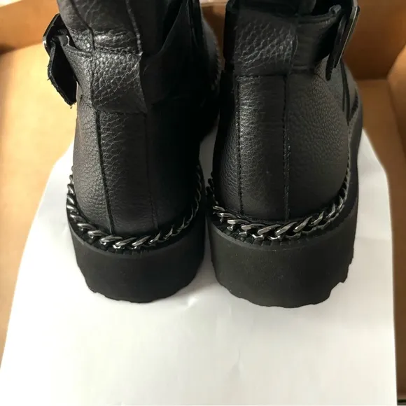 Vince Camuto Messtia Black Platform Chain Leather Lug Sole Boots Womens Size 6.5