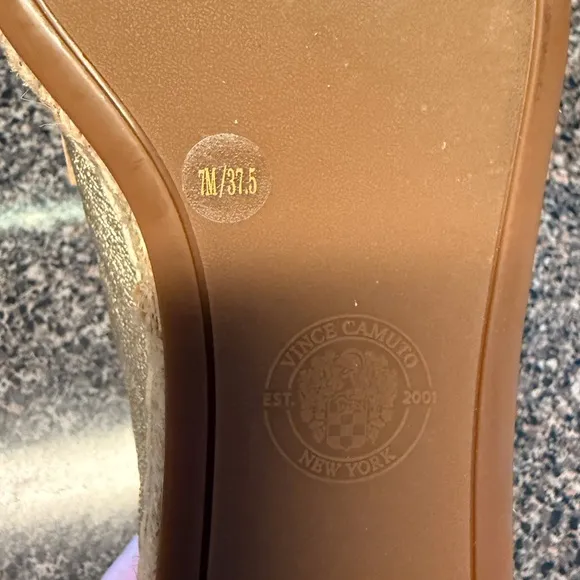 “VINCE CAMUTO” Myylee Gold Espadrille Slip On Loafers