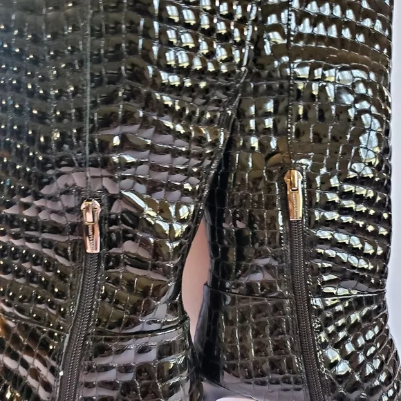 Vince Camuto Womens Pelsna Boot Size 8 Tall Black Patent Croc Pointed High Heel
