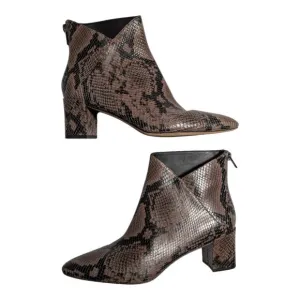 Vince Lora Taupe Brown Snakeskin Printed Leather Pointed Toe Ankle Boots Sz 8.5