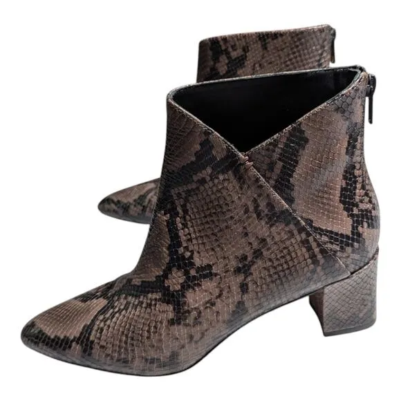 Vince Lora Taupe Brown Snakeskin Printed Leather Pointed Toe Ankle Boots Sz 8.5