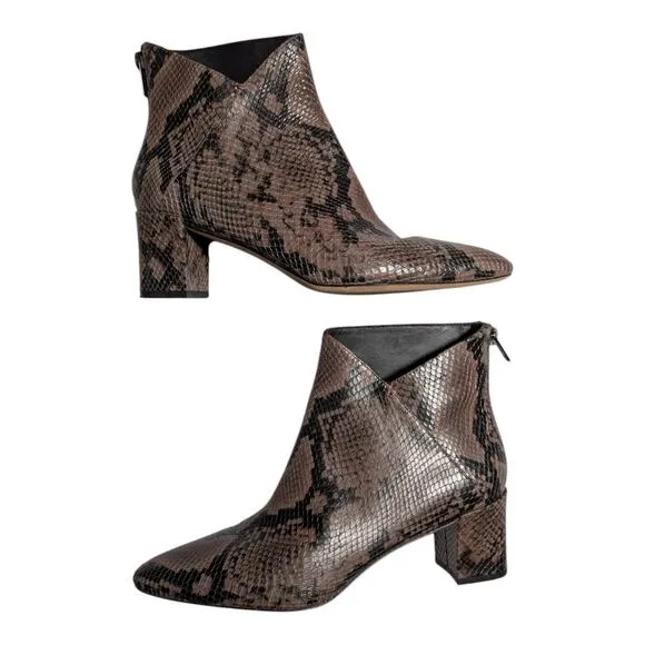 Vince Lora Taupe Brown Snakeskin Printed Leather Pointed Toe Ankle Boots Sz 8.5