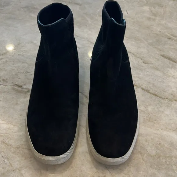 VINCE | Newlyn High Top Skater Shoes | Black Suede | EU 37 US 7