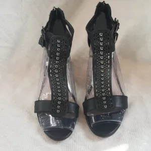 [VINCECAMUTO] Studded high heeled ankle sandals 7