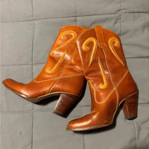 VINTAGE 1970S UNBRANDED Tan Authentic Leather Western Boots Women’s Size 7
