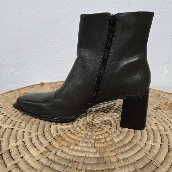 Vintage 1990s Y2K Square Toe Chunky Olive Green Ankle Boots 8