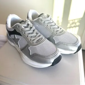 Vintage Havana Run‎ Washed Silver Sneakers Women's Sz 8.5New Metalic