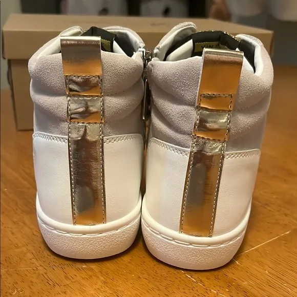 Vintage Havana Women's Size 8 Gray White and Black High-Top Sneakers