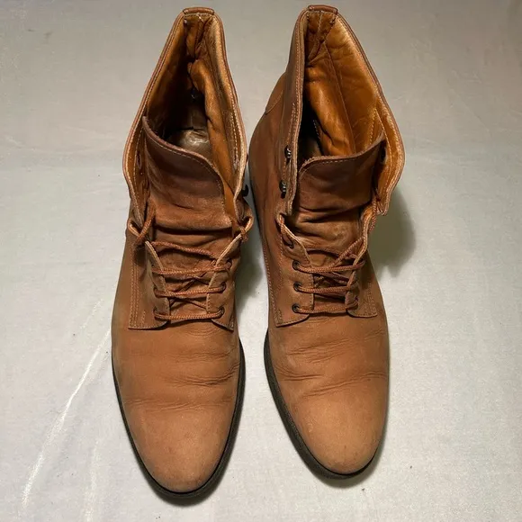 Vintage Salvatore Ferragamo Brown Ankle Boots with Classic Lace-Up Design