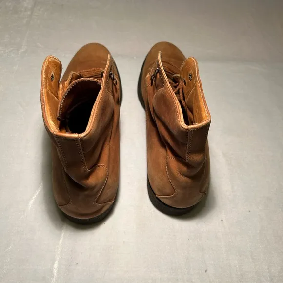 Vintage Salvatore Ferragamo Brown Ankle Boots with Classic Lace-Up Design