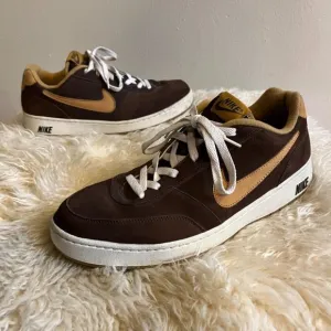 Vintage Y2K Nike Franchise‎ Low Plus VS 2005 Men Brown Tan Suede Shoe 310025-271