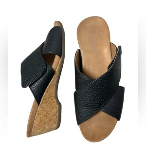 Vionic Leticia Black Pebbled Leather Wedge Sandals, size 6.5 EUC